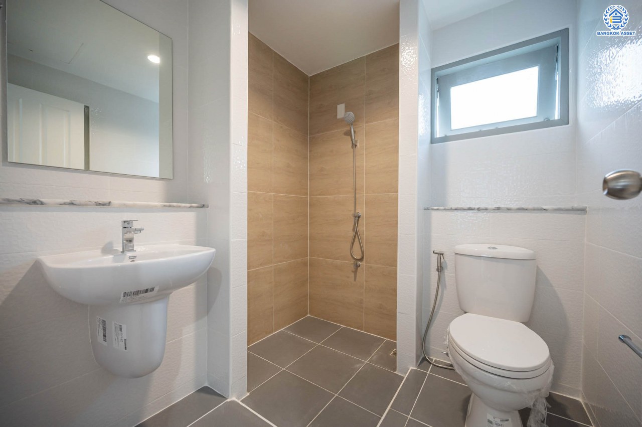 บ้านมือสองตกแต่งใหม่ โครงการ เพอร์เฟคเพลส รัตนาธิเบศร์-ไทรม้า รองรับความสุข บนเนื้อที่ 50 ตร.ว. พื้นที่ใช้สอย 147.04 ตร.ม. ฟังก์ชัน 3 ห้องนอน 2 ห้องน้ำ จอดรถได้ 1 คัน ทำเลเชื่อมต่อได้หลายเส้นทาง ติดถนนราชพฤกษ์ และรถไฟฟ้าสายสีม่วง "สถานีบางรักน้อยท่าอิฐ"...